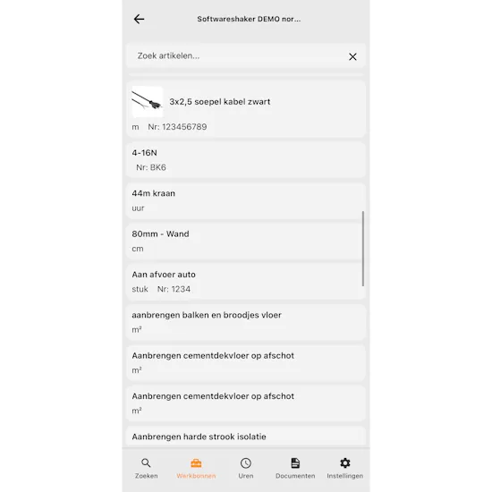 Digitale werkbon app met een lijst van materialen en werkzaamheden voor registratie op locatie