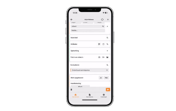 Formulieren app op een smartphone met digitale invulvelden