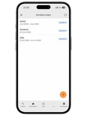Mobiele app toont verlof-, tandarts- en ziekmeldingen met de status ‘ingediend’.